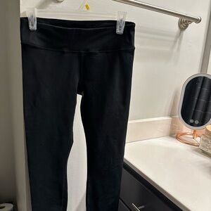 Woman’s Fabletics power hold leggings